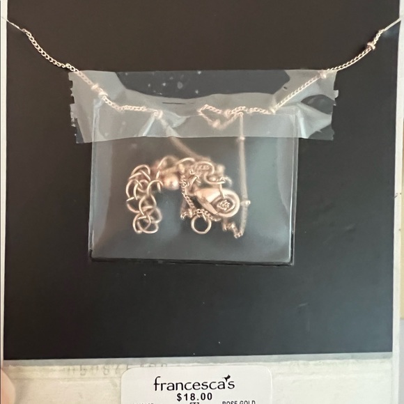 🆕 Francesca’s rose gold peace sign necklace. On original card. - Picture 3 of 5